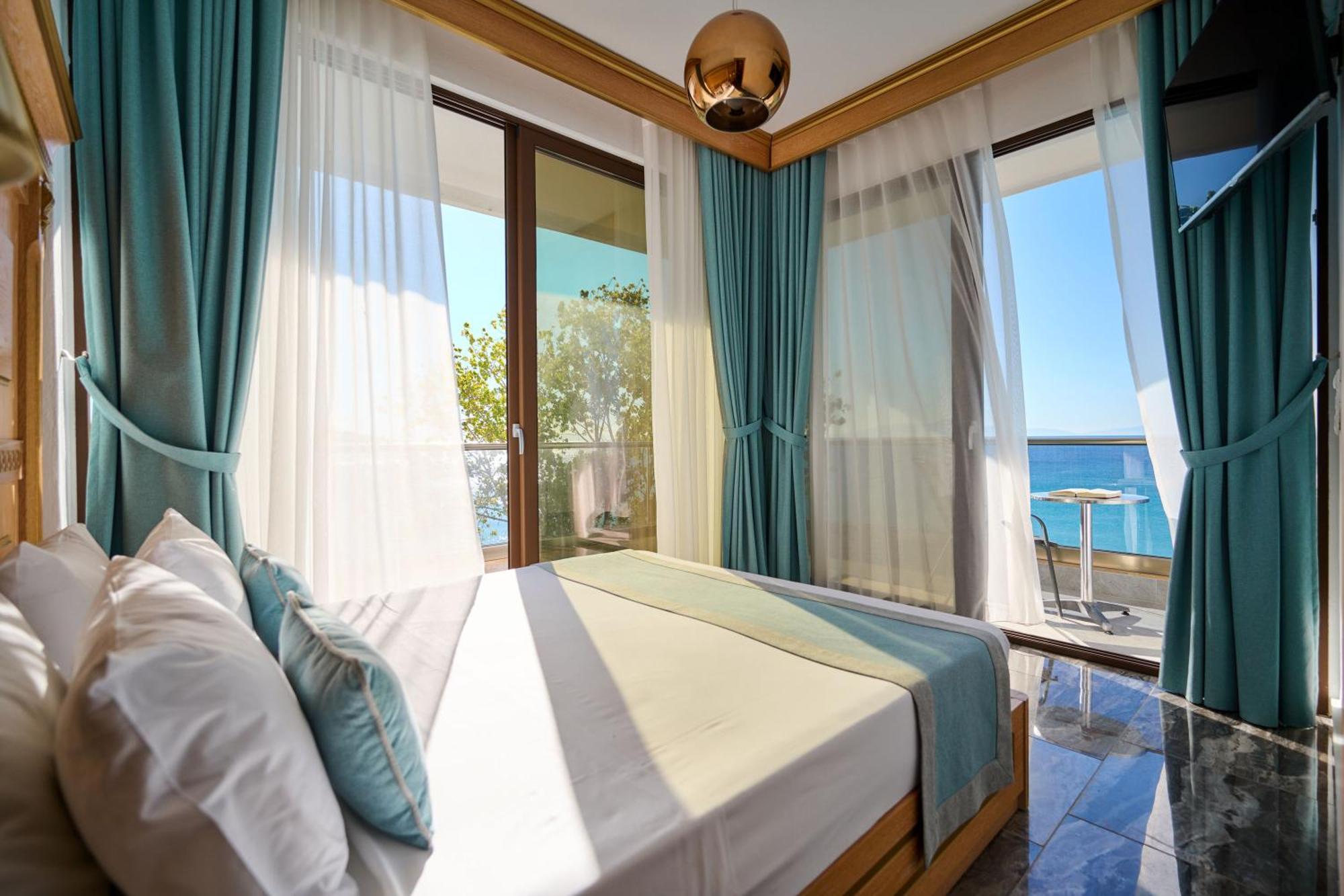 Evlogia Hotel Seafront And Anex By Greek Pride Fourka Extérieur photo